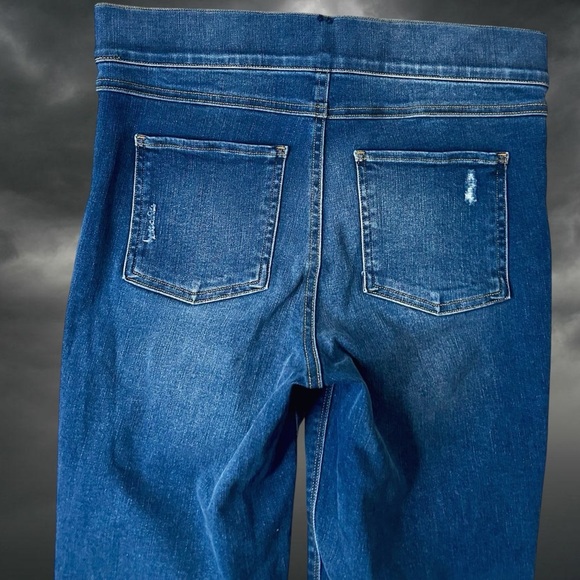 Spanx ‘Shape and Lift Distressed Skinny Jeans’ in “Medium Wash Blue” Size Medium - Picture 13 of 16